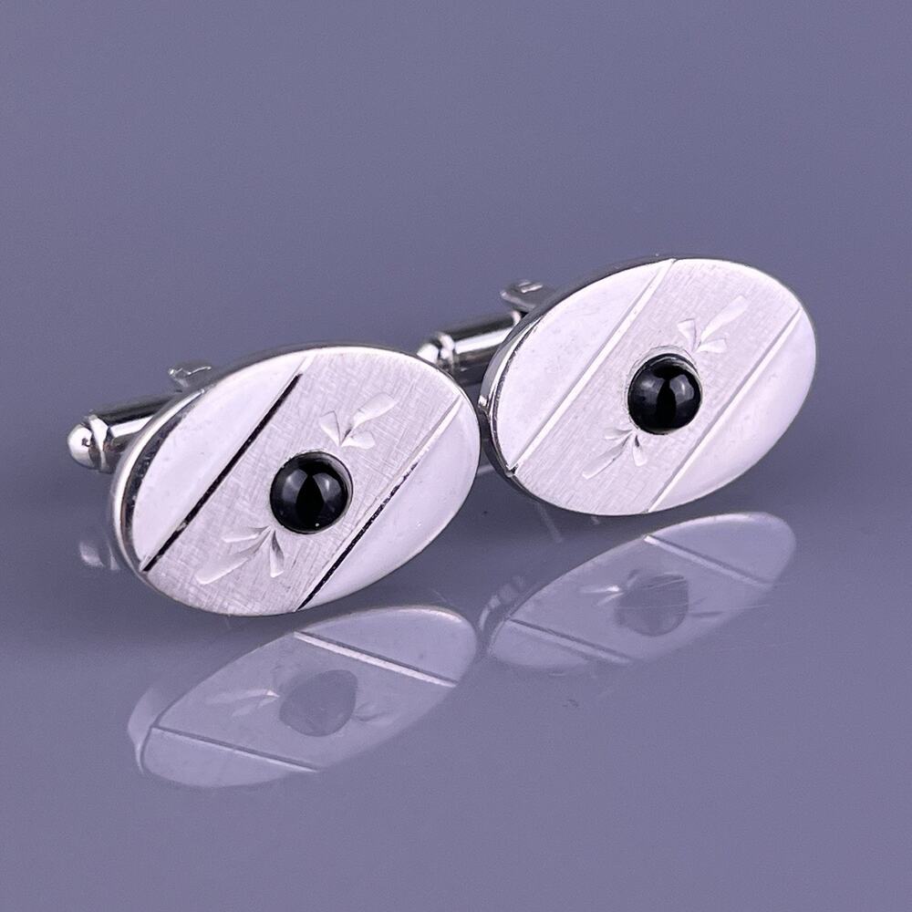 Oval Black Onyx Stones Cufflinks Silver Tone Carved Flourish Shields Vintage